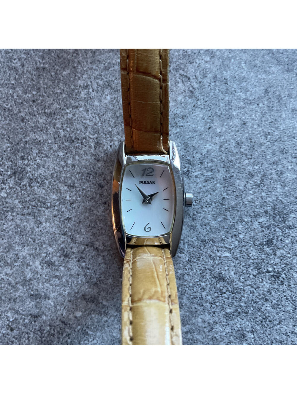 Ladies Pulsar Watch VC10-X018 Silver Tone Case MOP Dial W/Leather Band A10